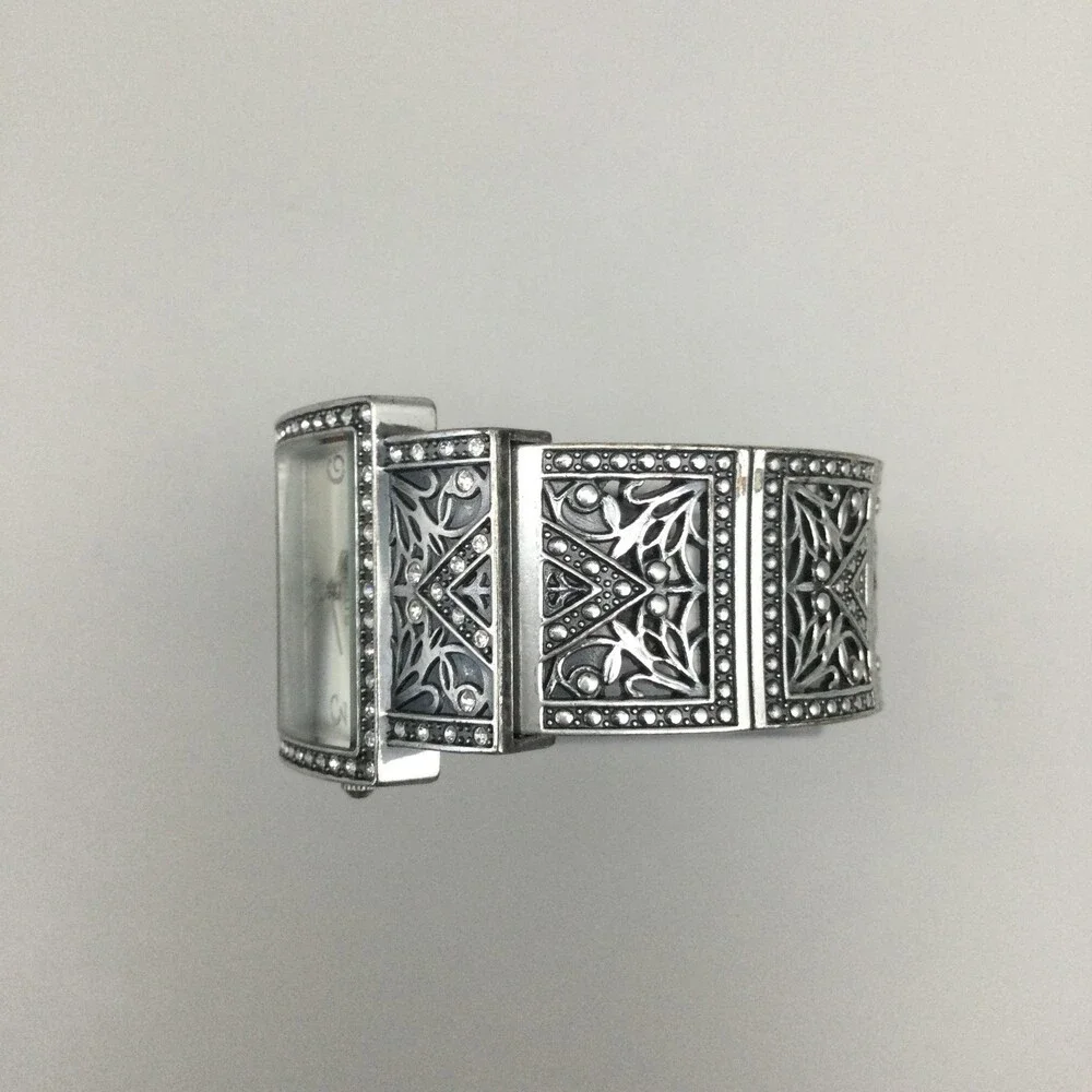 Chico's Womens Watch 34mm Silver Tone Crystals Bangle Dress New Battery - Picture 4 of 12